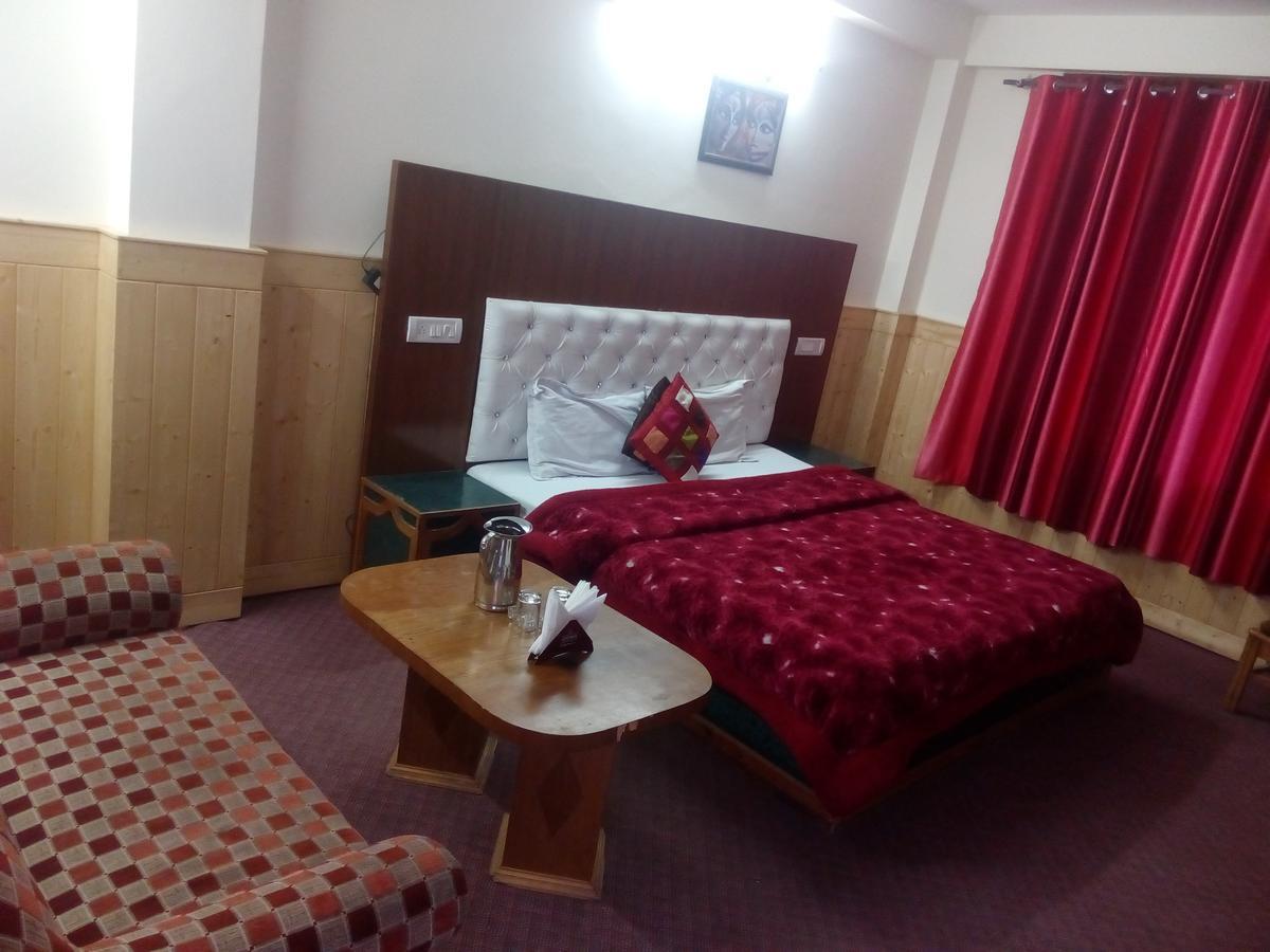 Gautam Hotel & Cottage Manāli Extérieur photo