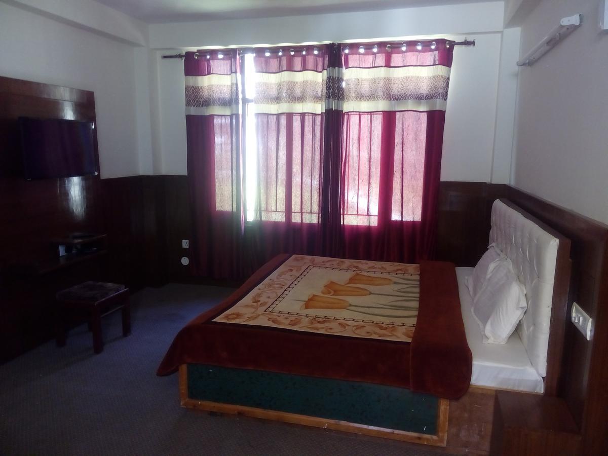 Gautam Hotel & Cottage Manāli Extérieur photo
